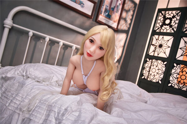 Mini Japanese sex doll Yumiko